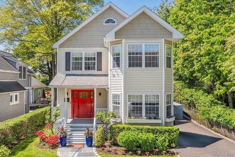 34 Davis Avenue