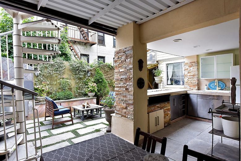 34 Fort Charles Place