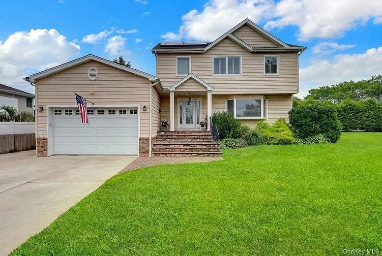 34 NE Admiral Road