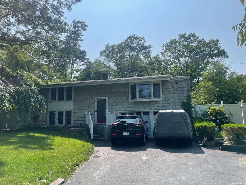Image 1 of 1 for 34 Scotchpine Drive in Long Island, Islandia, NY, 11749