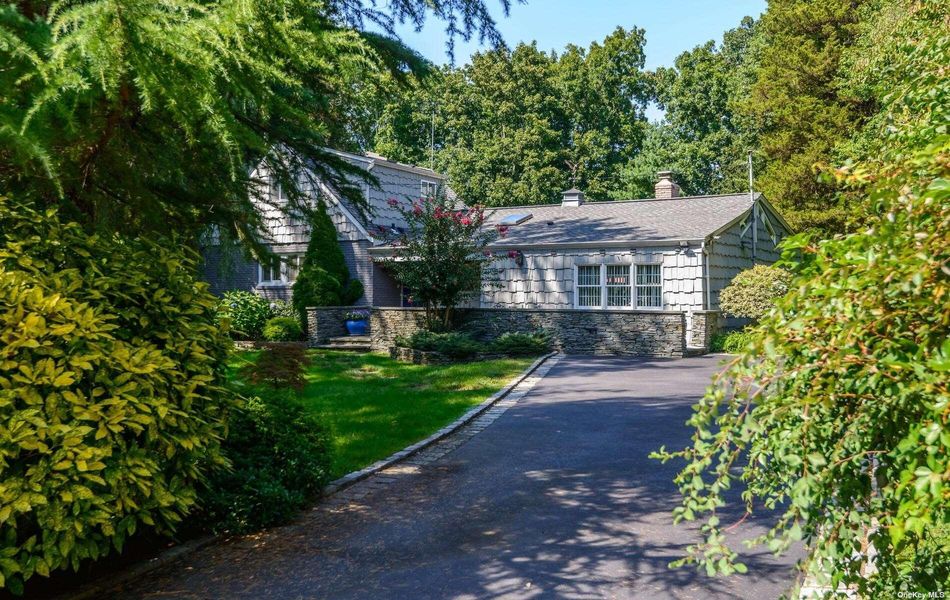 Image 1 of 33 for 34 Turtlecove Lane in Long Island, Huntington, NY, 11743