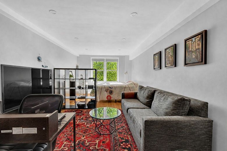 340 Haven Avenue #3R
