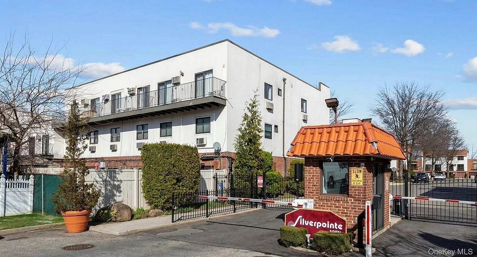 340 Julius Road #9D