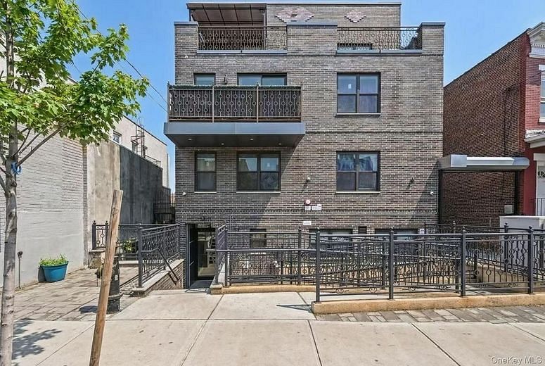 3417 103rd Street #103+P6