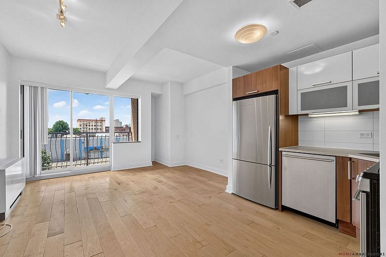 343 4th Avenue #3L