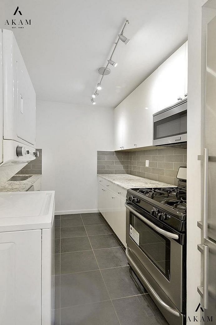 343 East 74th Street #7J