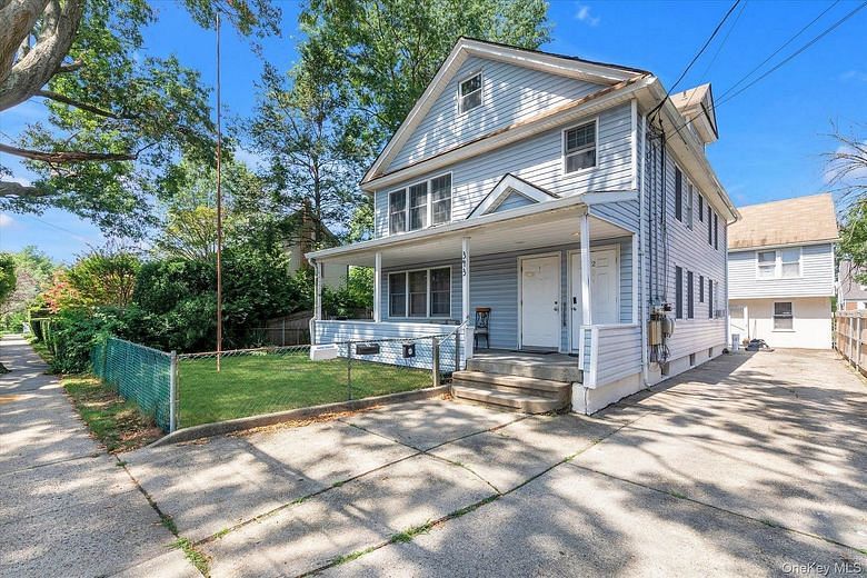 343 Roslyn Avenue
