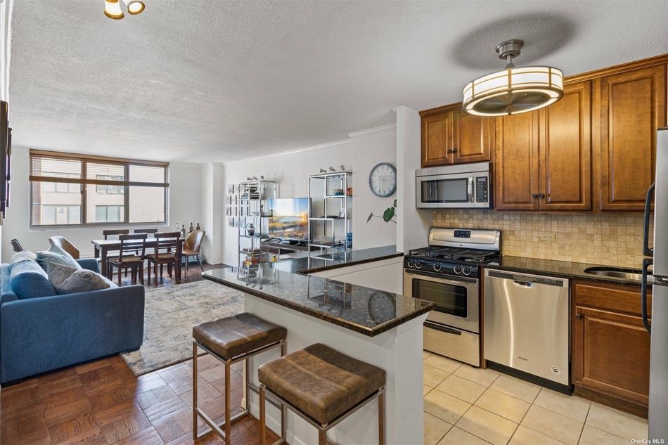 Image 1 of 36 for 345 E 93rd Street #17A in Manhattan, Out Of Area Town, NY, 10128