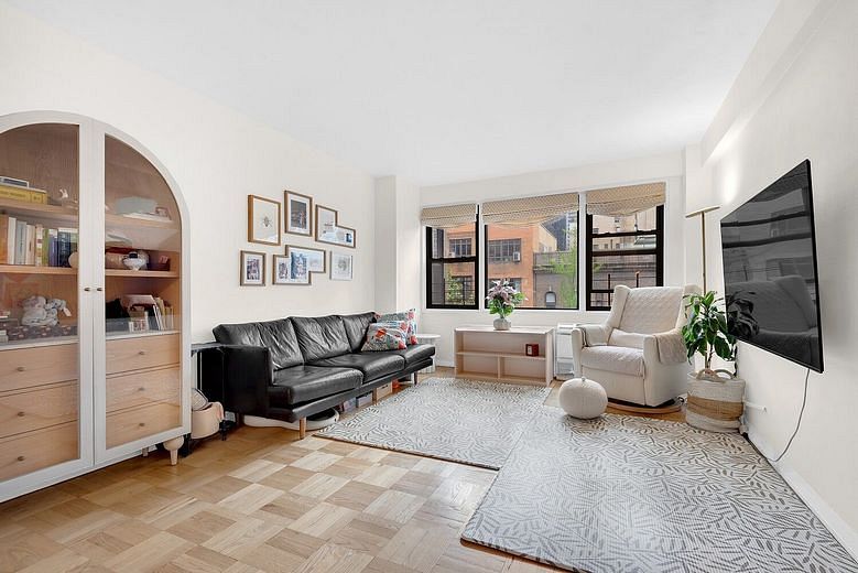 345 East 52nd Street #7H