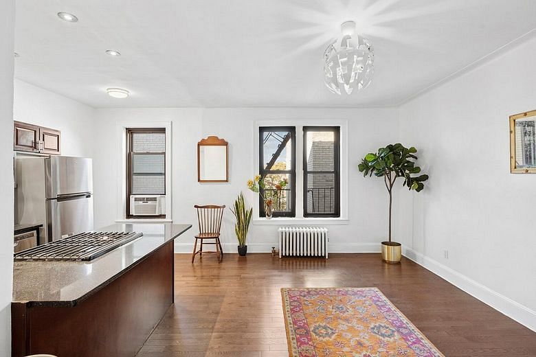 345 Montgomery Street #6E