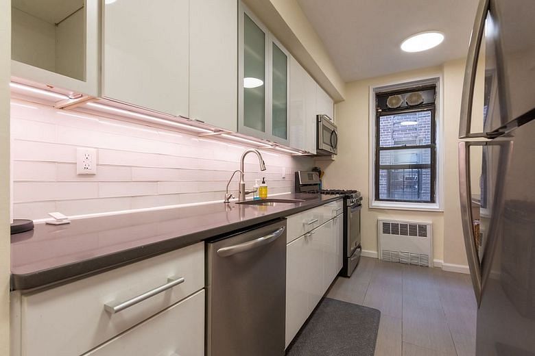 345 Webster Avenue #5T