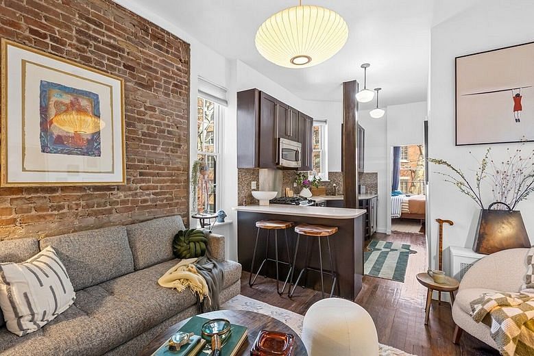 345 West 21st Street #2B