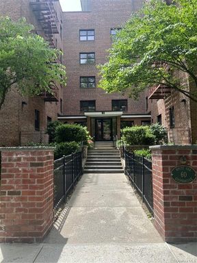 Image 1 of 23 for 60 White Oak Street #1C in Westchester, New Rochelle, NY, 10801