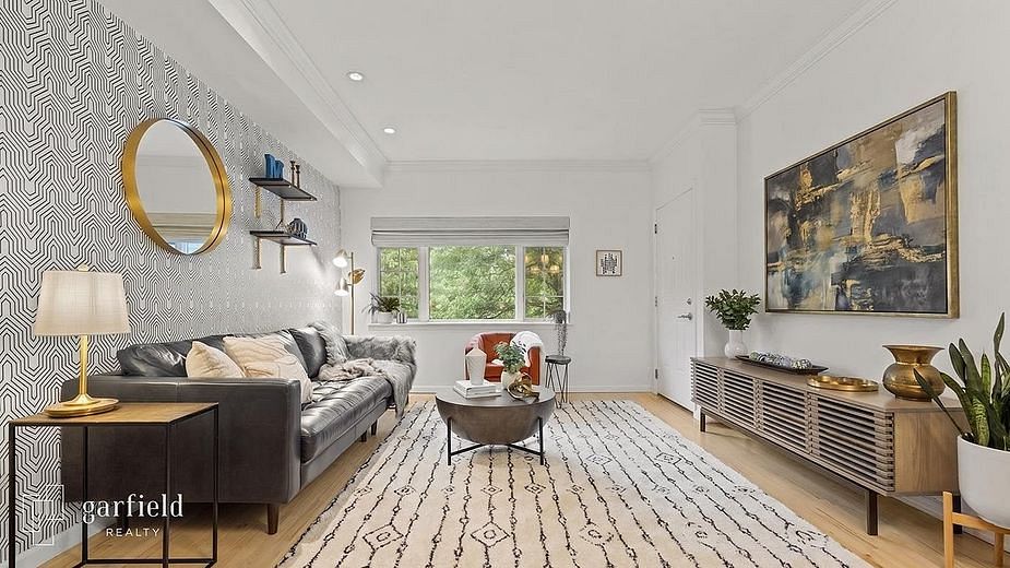346 East 7th Street #2B