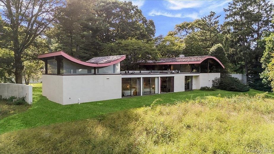 347 Duck Pond Road