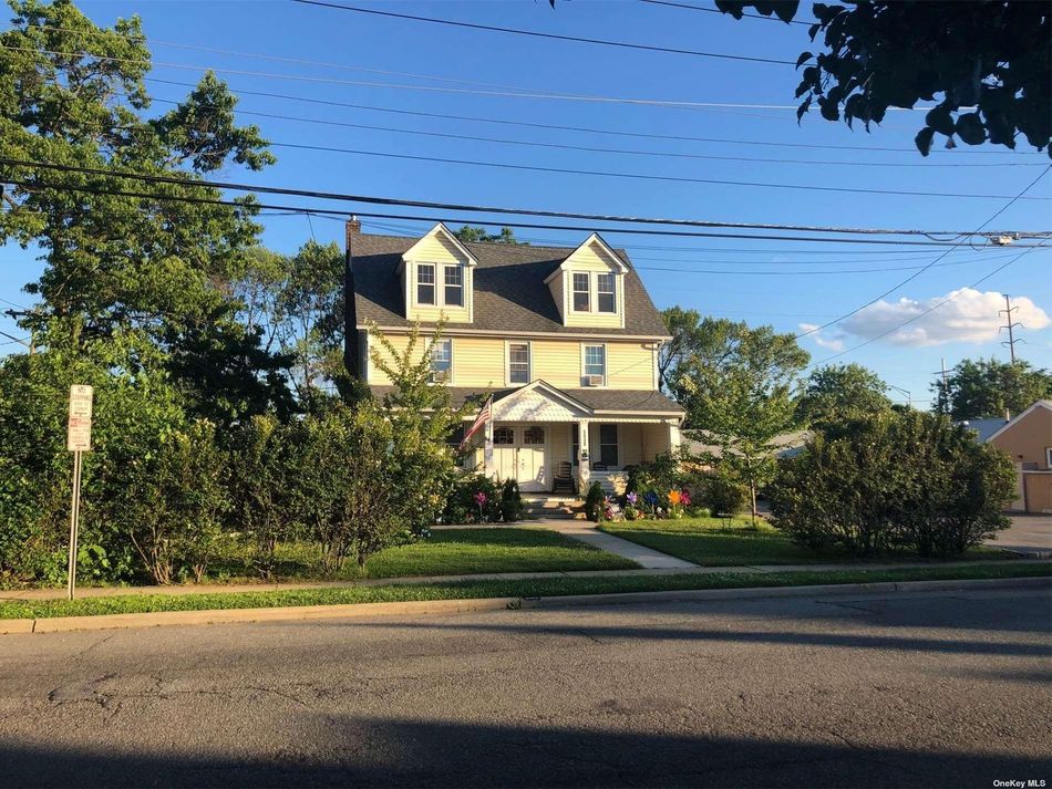 Image 1 of 22 for 3498 Park Avenue in Long Island, Wantagh, NY, 11793