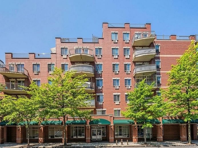 35-06 Leavitt Street #6C