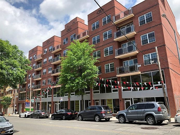 35-19 Leavitt Street #3E