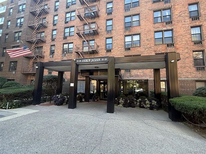 35-20 Leverich Street #524