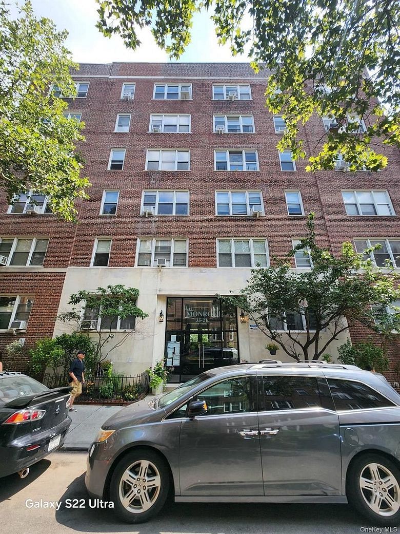 35-21 79st #1L