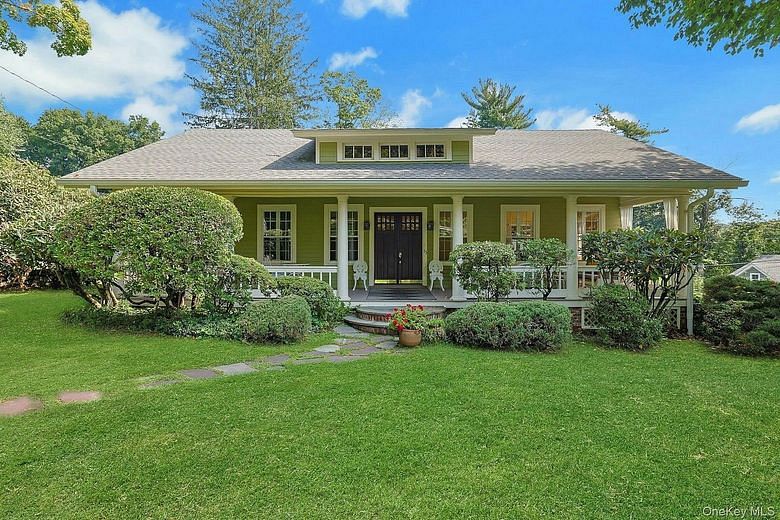 35 Grandview Avenue