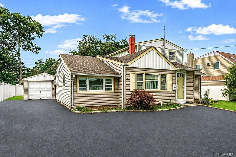 35 Gwendolyn Place