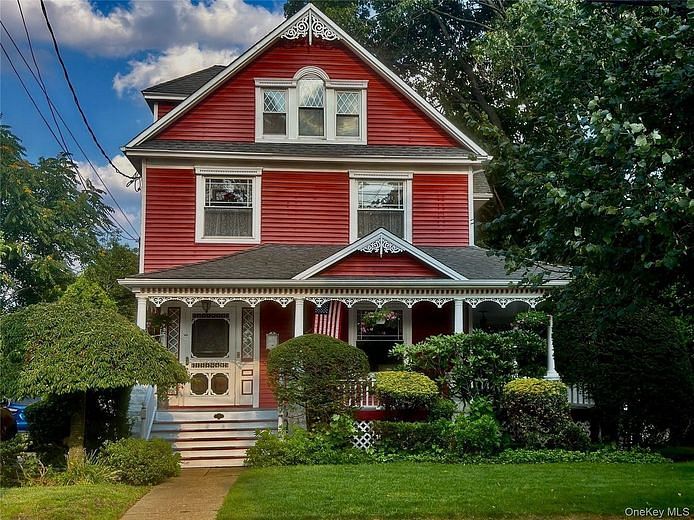 35 Lee Avenue