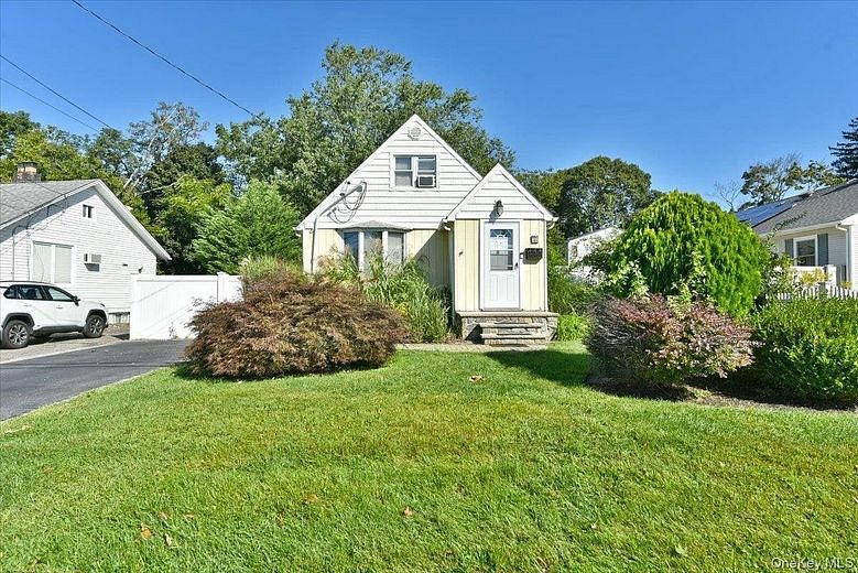 35 Montauk Drive