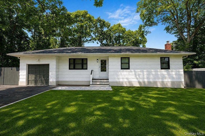 35 Moriches Avenue