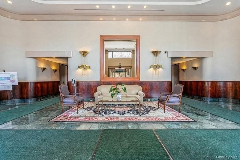 35 N Chatsworth Avenue #1J