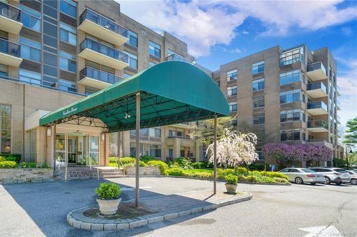Image 1 of 27 for 35 N Chatsworth Avenue #4C in Westchester, Larchmont, NY, 10538