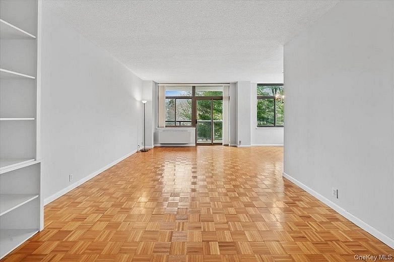 35 N Chatsworth Avenue #5H