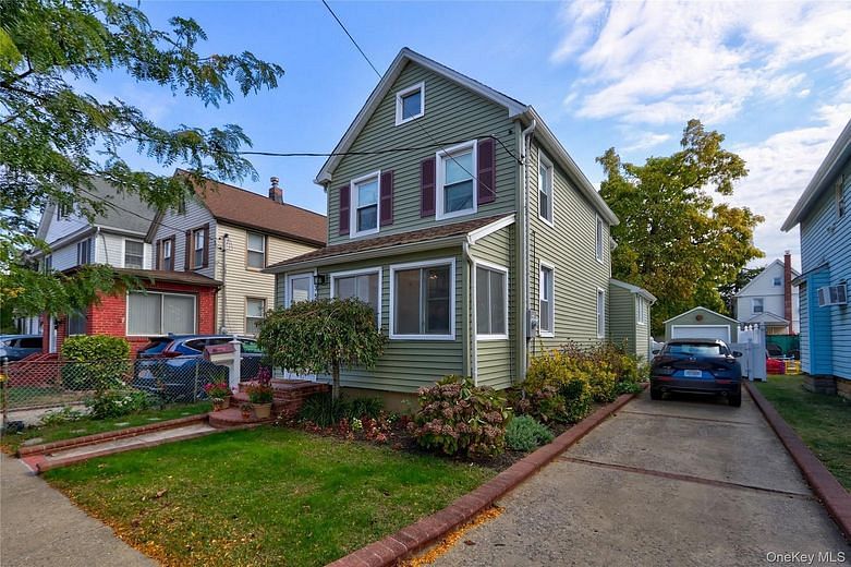 35 Saint Marks Avenue