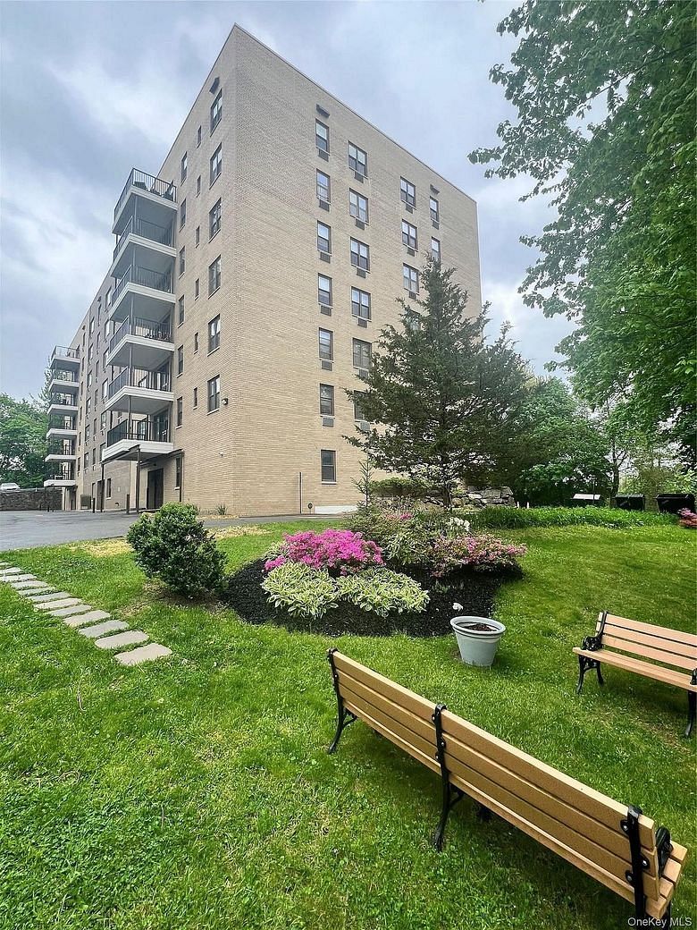 35 Stewart Place #601