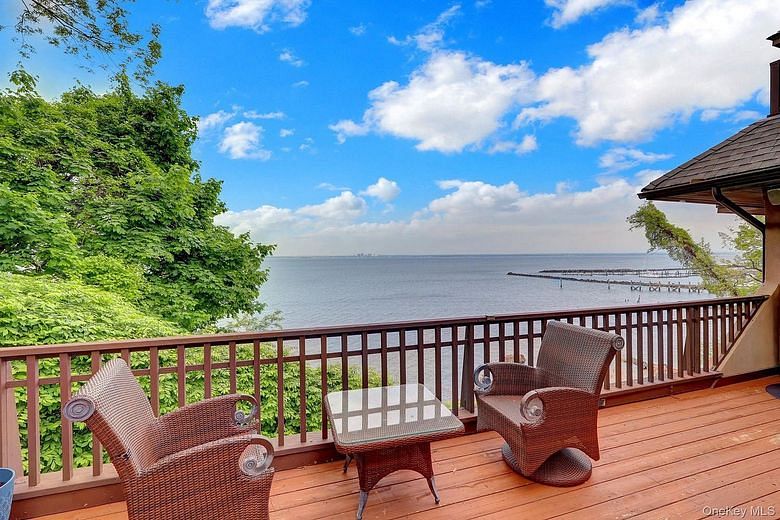35 Sunview Drive