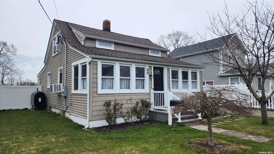 Image 1 of 27 for 35 Swezey Street in Long Island, Patchogue, NY, 11772