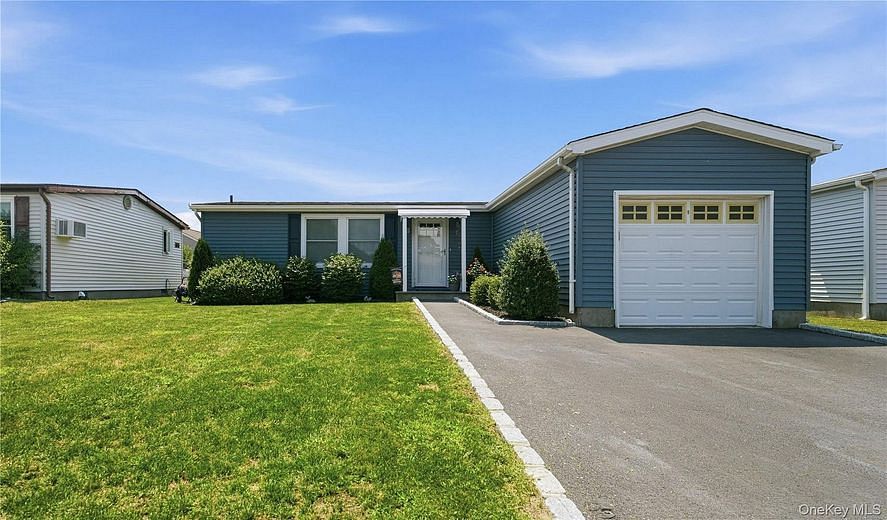 35 Village Circle S