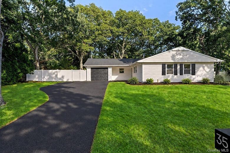 35 Winside Lane