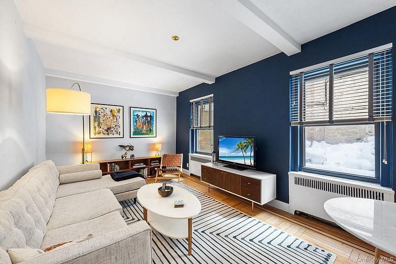 350 Cabrini Boulevard #3M