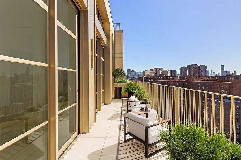 350 East 18th Street #11B