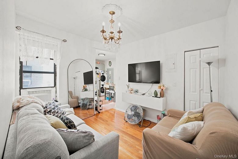 350 S 4th Street #4F