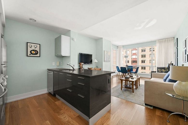 350 West 42nd Street #10C