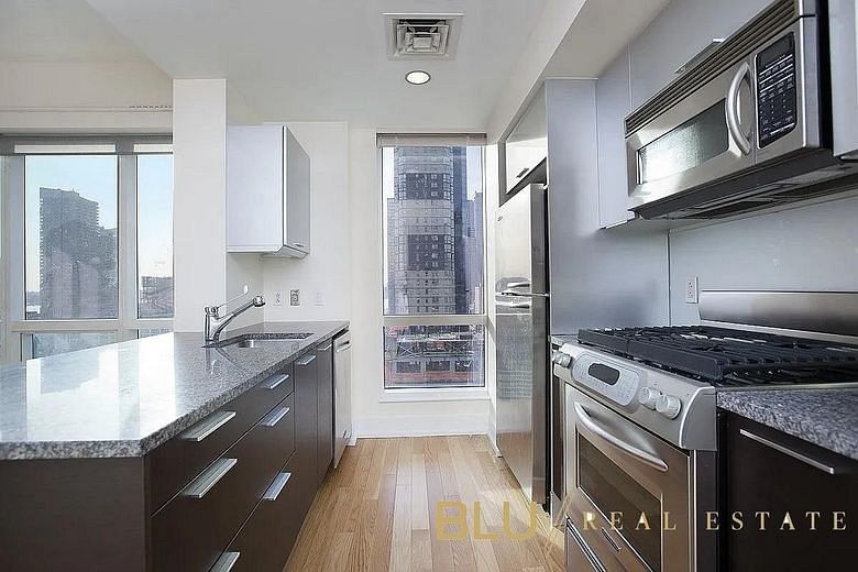 350 West 42nd Street #18L