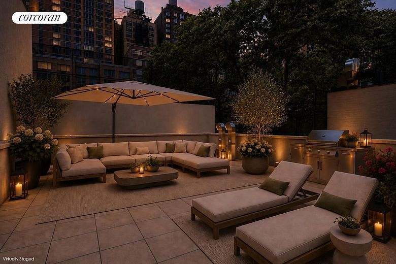 350 West 44th Street #2O5