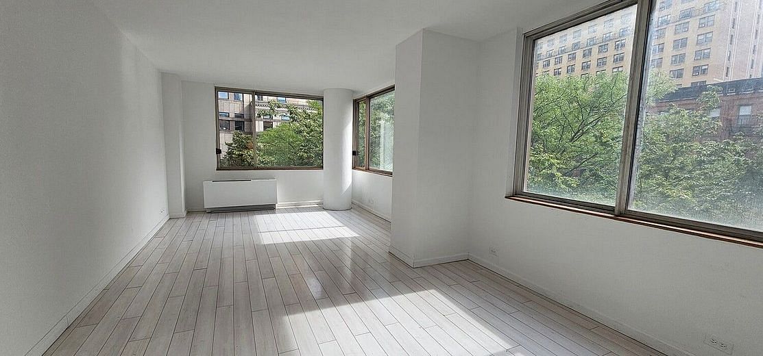 350 West 50th Street #4K