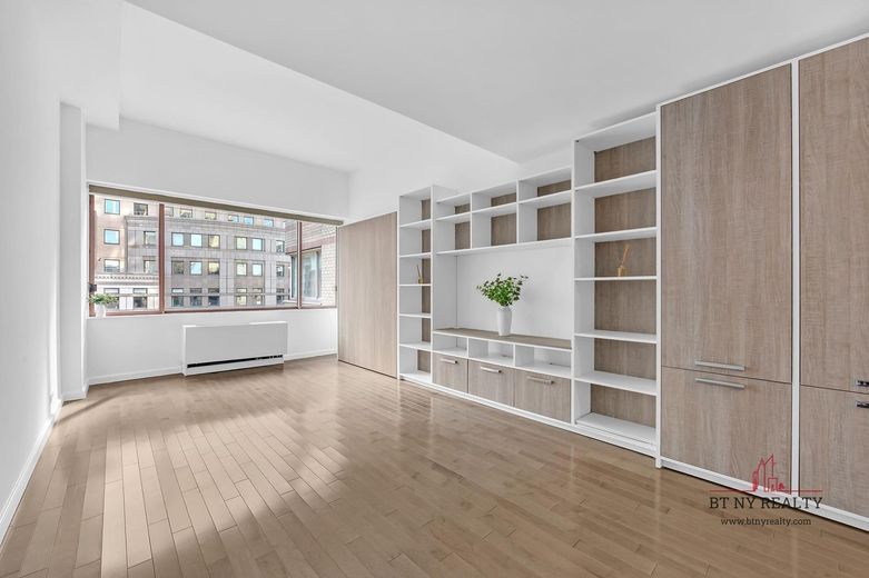 350 West 50th Street #6R