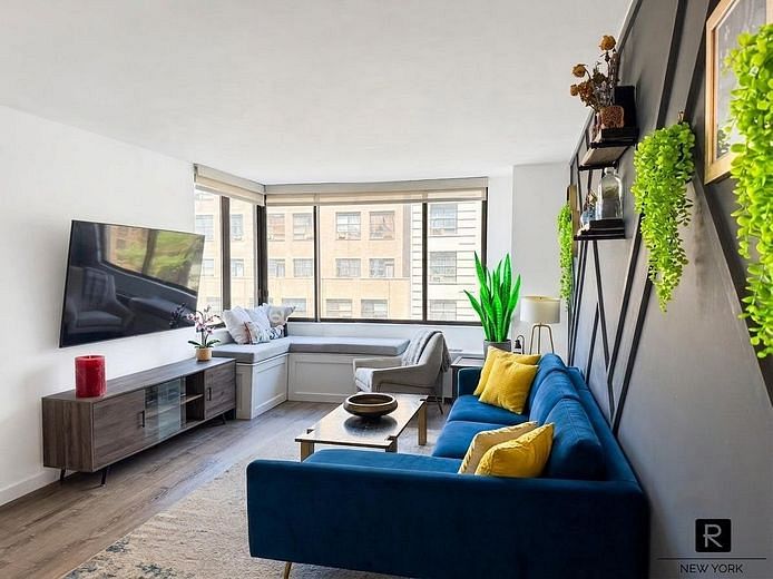 350 West 50th Street #9G
