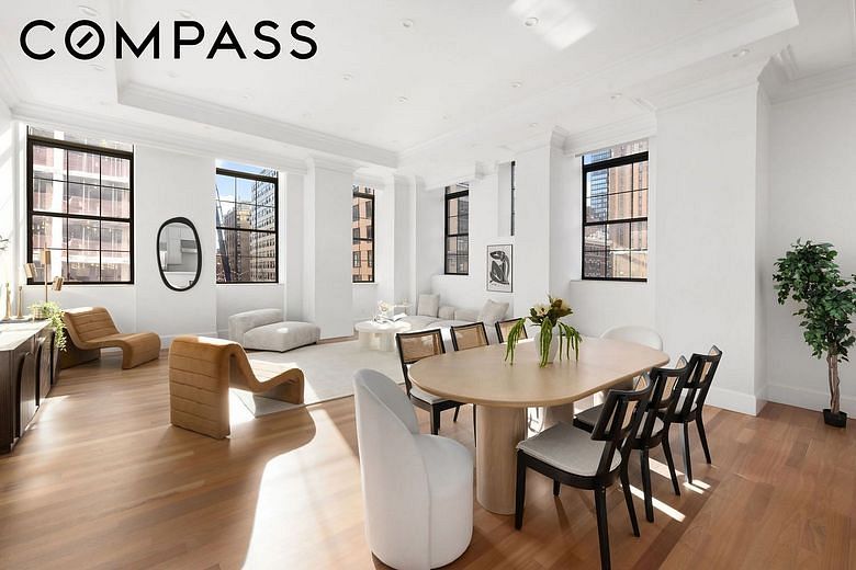 351 East 51st Street #LOFT5