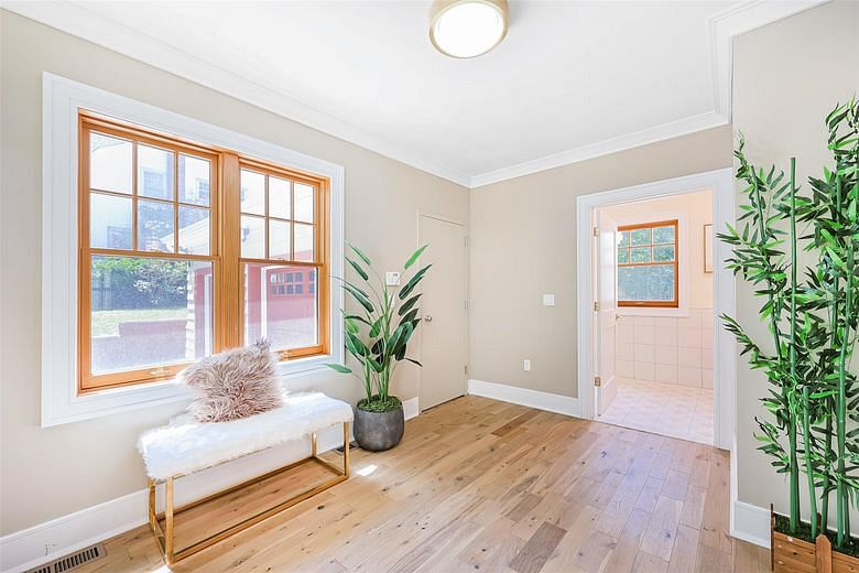 351 Hollywood Avenue