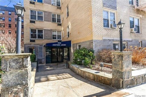 Image 1 of 17 for 3512 Oxford Avenue #1B in Bronx, NY, 10463